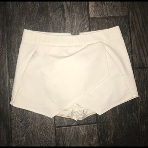 White Express skort/shorts size 0
